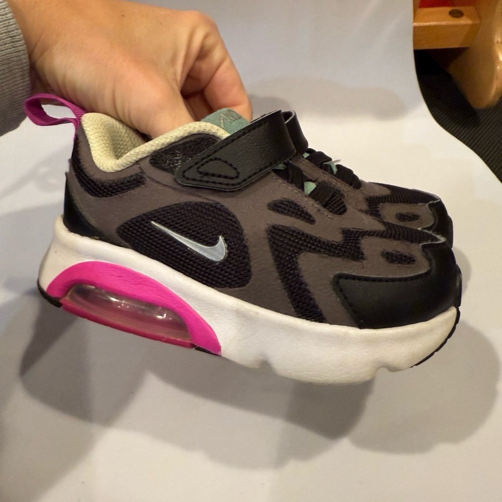 Nike toddler size 7 Black and Pink Sneakers
